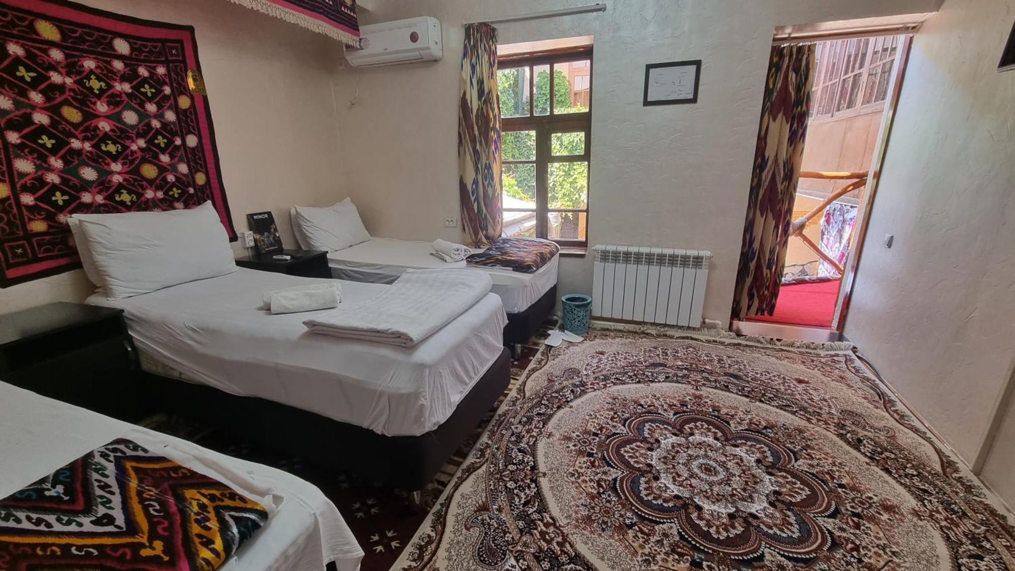 Hotel Registon Zargaron 사마르칸트 객실 사진